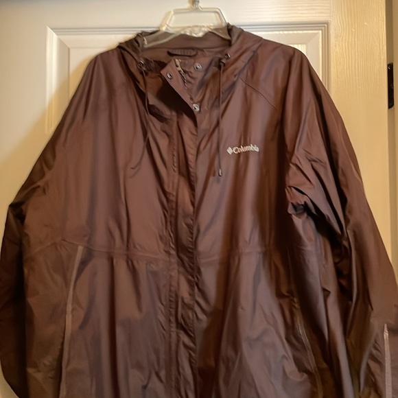 Columbia hooded rain jacket brownish mauve in color - Picture 3 of 7